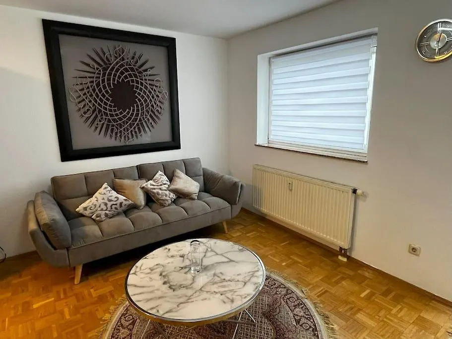 Contacten van Central Aparment In Popular Neighborhood