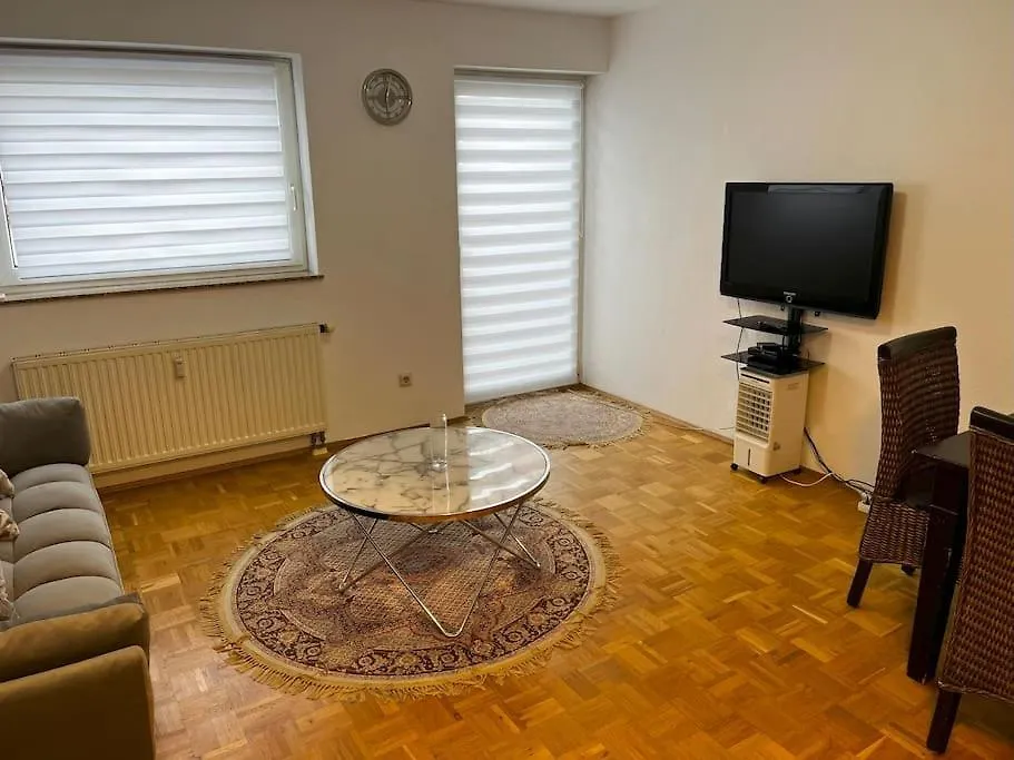Central Aparment In Popular Neighborhood Kolín nad Rýnem Apartmán